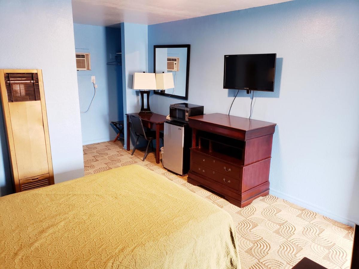 Trade Winds Motel Childress Exterior photo